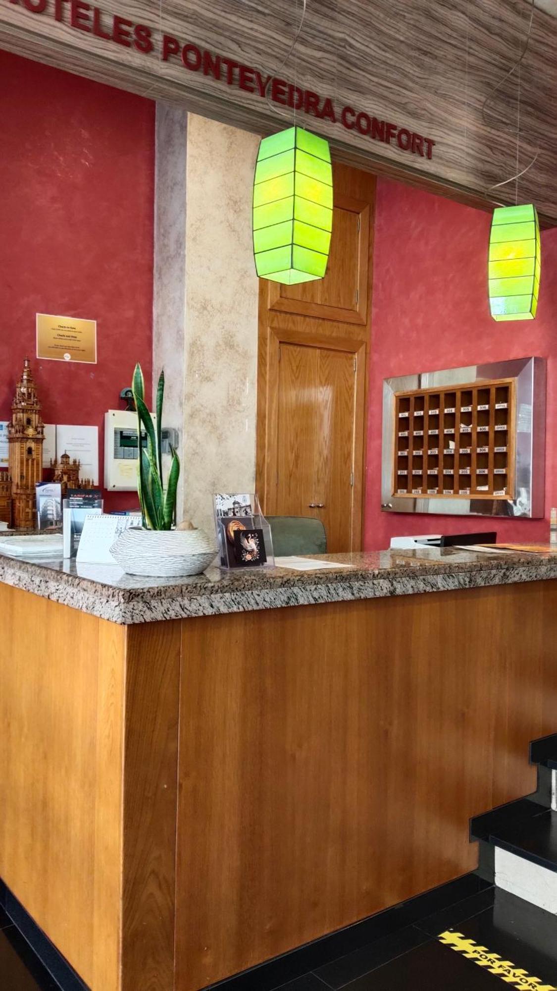 Hotel Hhb Pontevedra Confort Bagian luar foto